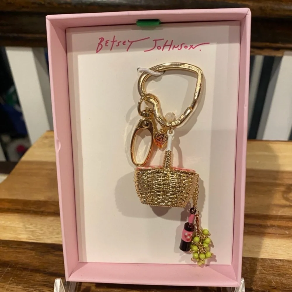 BETSEY JOHNSON Picnic Basket Bag Purse Charm Keychain Wine & Grapes Charms NWT